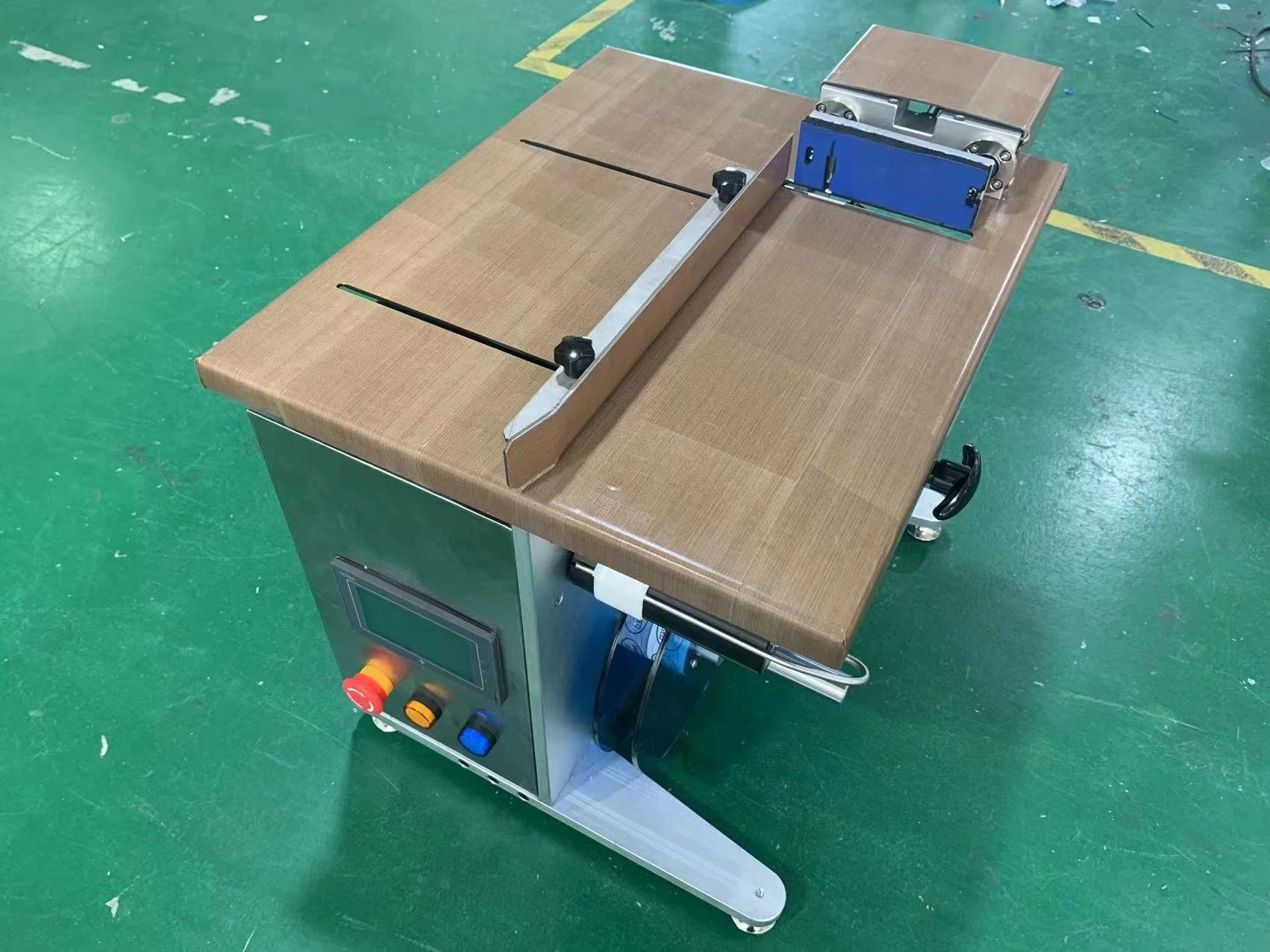 corner labeling machine (2) corner labeling machine (2)